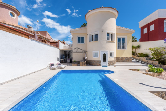 Image No.24-3 Bed Villa / Detached for sale