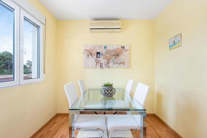 Image No.8-3 Bed Villa / Detached for sale