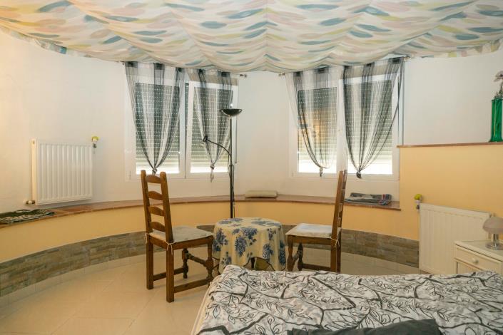 Image No.10-4 Bed House/Villa for sale