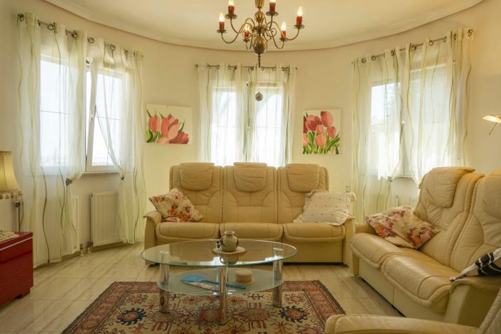 Image No.3-4 Bed House/Villa for sale