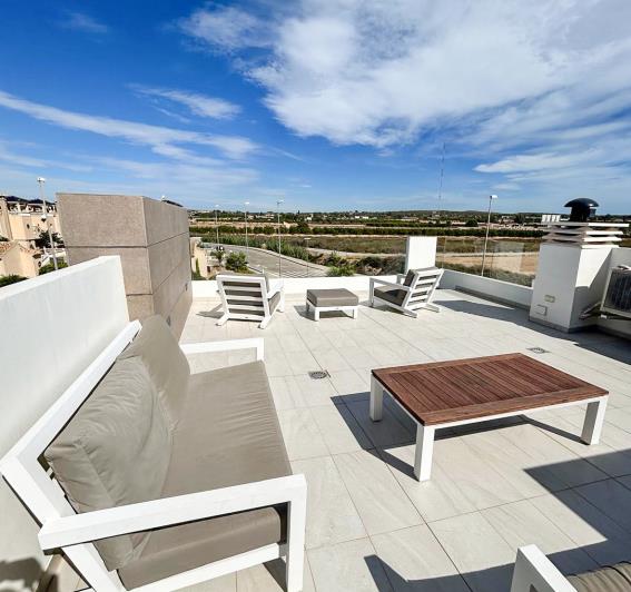 Image No.2-3 Bed Villa / Detached for sale