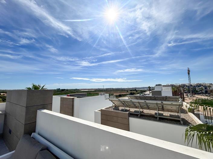 Image No.6-3 Bed Villa / Detached for sale