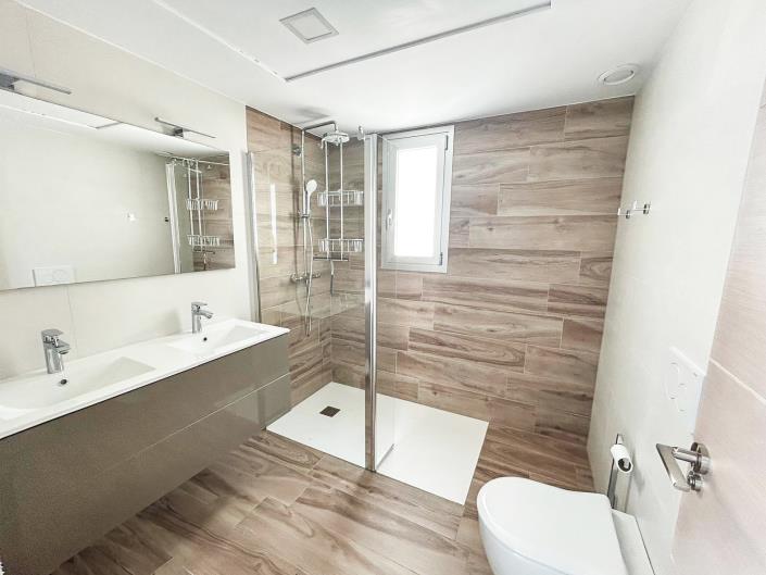 Image No.12-3 Bed Villa / Detached for sale