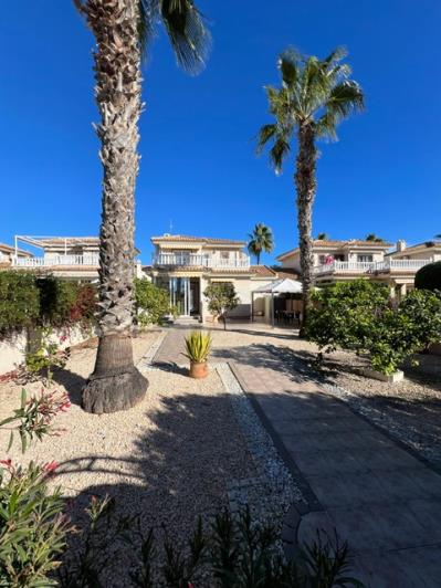 Image No.1-3 Bed Villa for sale