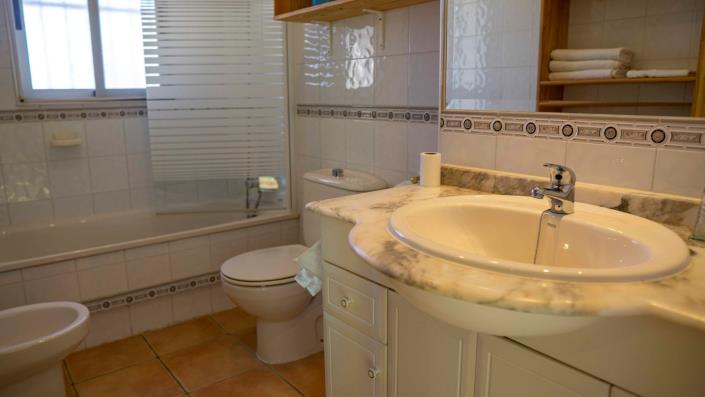 Image No.15-3 Bed Villa / Detached for sale