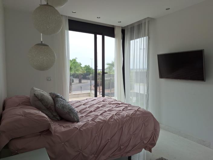 Image No.8-3 Bed Villa / Detached for sale