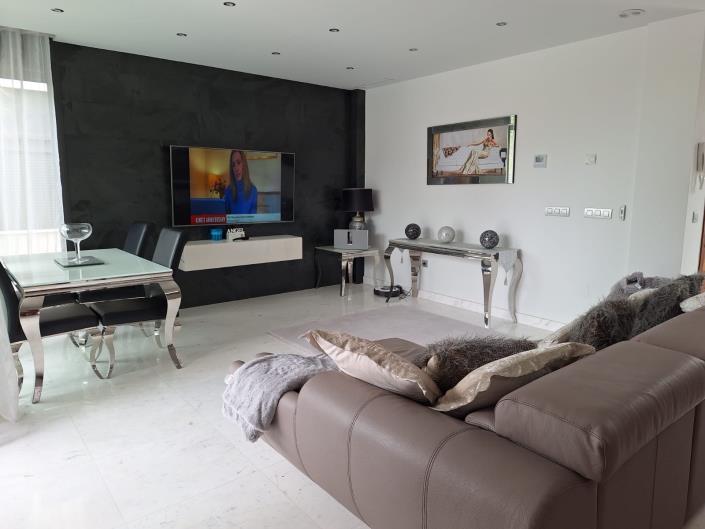 Image No.2-3 Bed Villa / Detached for sale