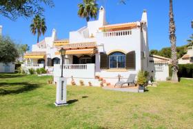Image No.1-Villa de 3 chambres à vendre à Villamartin