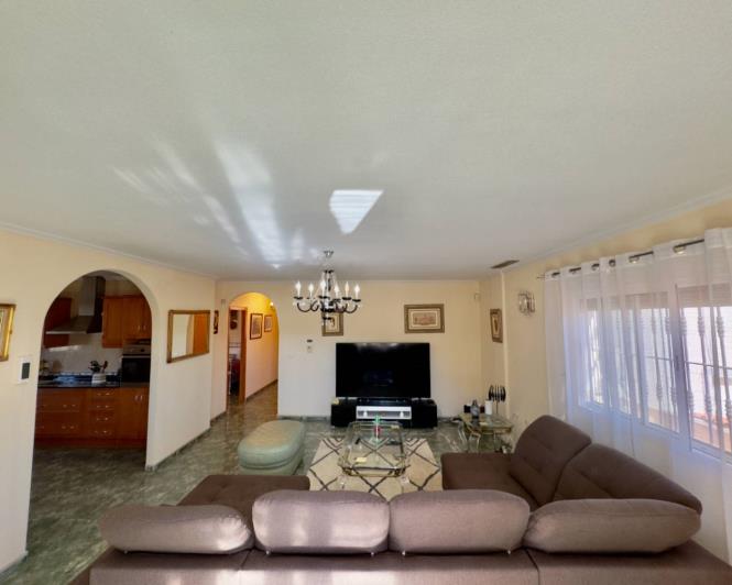 Image No.2-5 Bed Villa for sale