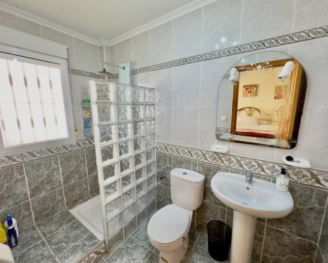 Image No.17-5 Bed Villa for sale