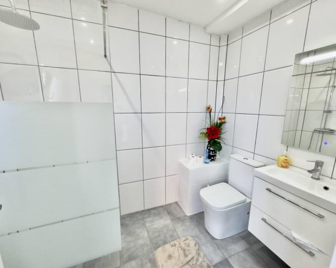 Image No.18-5 Bed Villa for sale