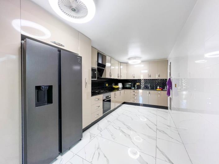 Image No.6-Villa / Détaché de 4 chambres à vendre à Punta Prima