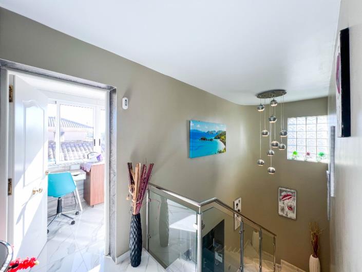 Image No.10-Villa / Détaché de 4 chambres à vendre à Punta Prima