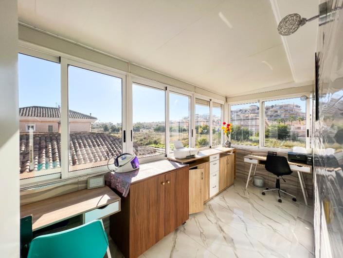 Image No.11-Villa / Détaché de 4 chambres à vendre à Punta Prima