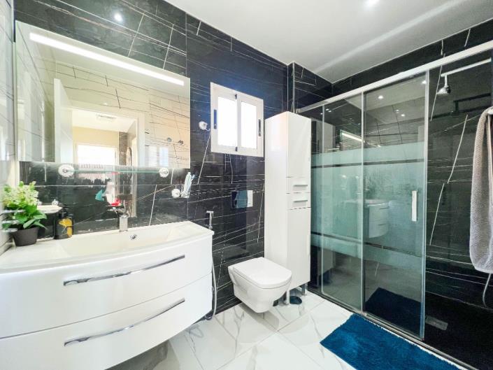 Image No.15-Villa / Détaché de 4 chambres à vendre à Punta Prima