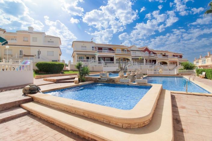 Image No.2-Maison de ville de 3 chambres à vendre à Benijofar