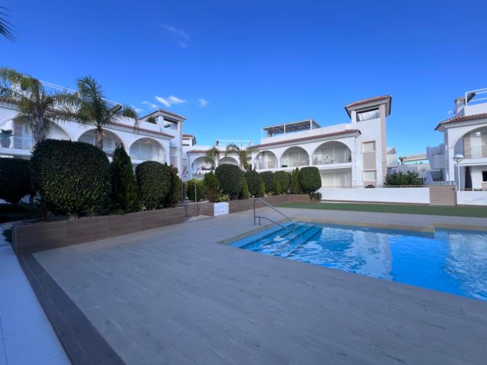 Image No.2-Appartement de 2 chambres à vendre à Pueblo Bravo