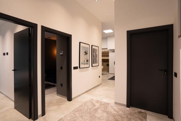 Image No.15-44 Bed Villa / Detached for sale