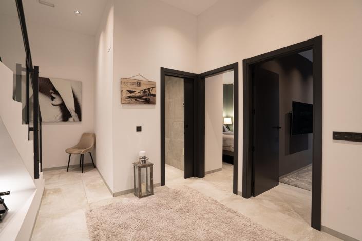 Image No.18-44 Bed Villa / Detached for sale