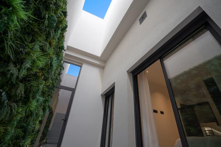 Image No.20-44 Bed Villa / Detached for sale