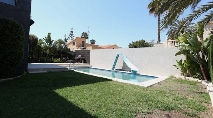 Image No.3-3 Bed Villa for sale