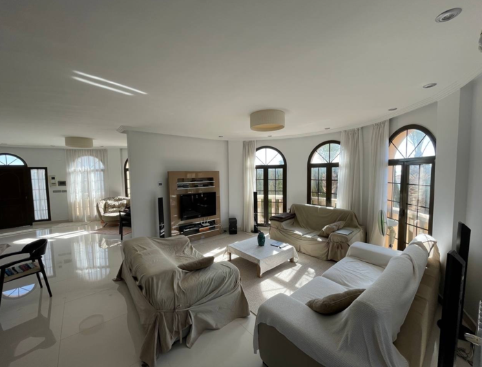 Image No.18-4 Bed Villa for sale