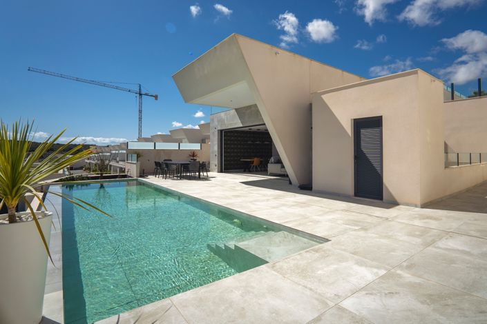 Image No.1-5 Bed Villa for sale