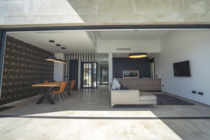 Image No.3-5 Bed Villa for sale