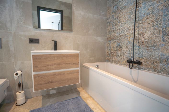 Image No.28-5 Bed Villa for sale