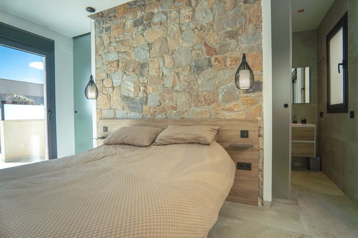 Image No.31-5 Bed Villa for sale