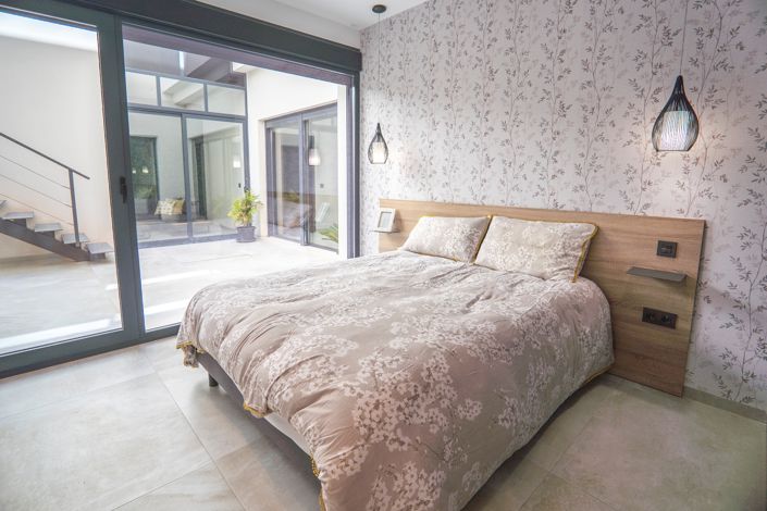 Image No.42-5 Bed Villa for sale