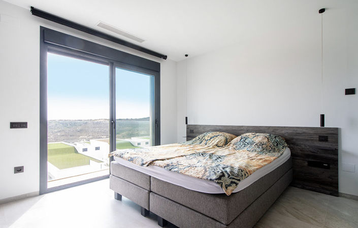 Image No.10-5 Bed Villa for sale