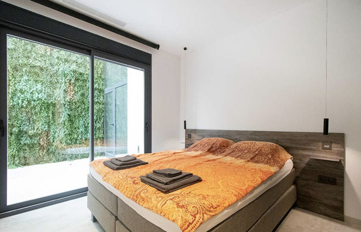 Image No.14-5 Bed Villa for sale