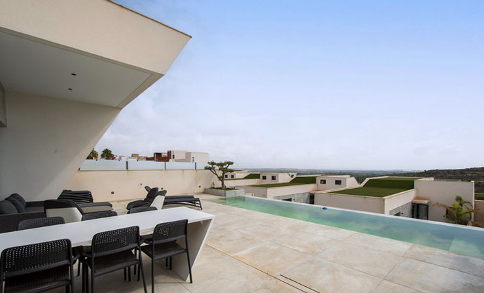 Image No.2-5 Bed Villa for sale