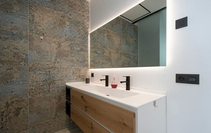 Image No.9-5 Bed Villa for sale