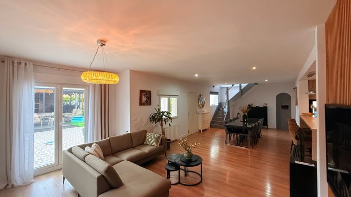 Image No.3-5 Bed Villa for sale