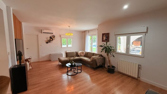 Image No.5-5 Bed Villa for sale