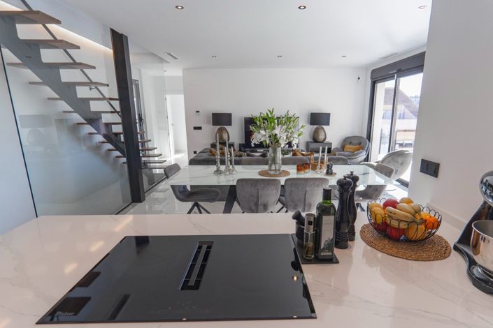 Image No.3-4 Bed Villa for sale