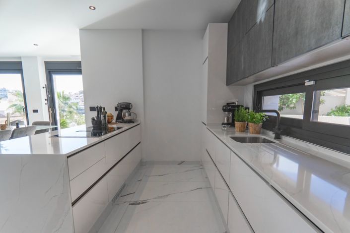 Image No.5-4 Bed Villa for sale