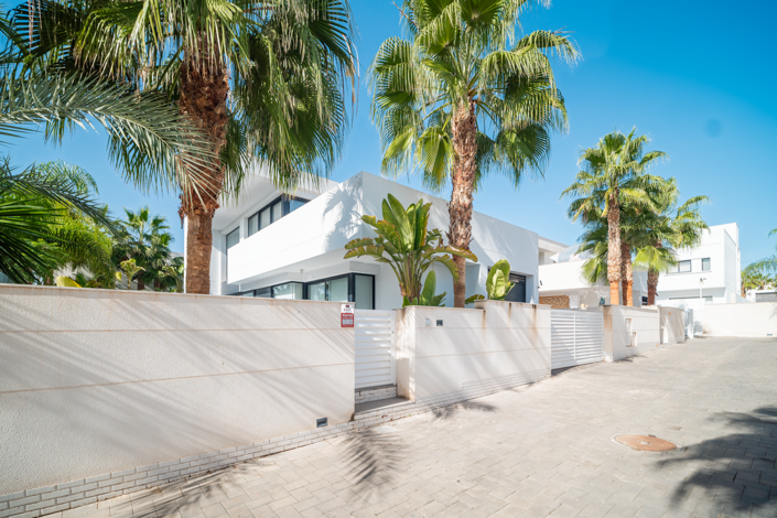 Image No.26-3 Bed Villa for sale