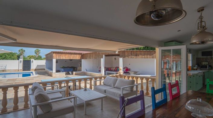 Image No.3-Villa de 6 chambres à vendre à Alicante