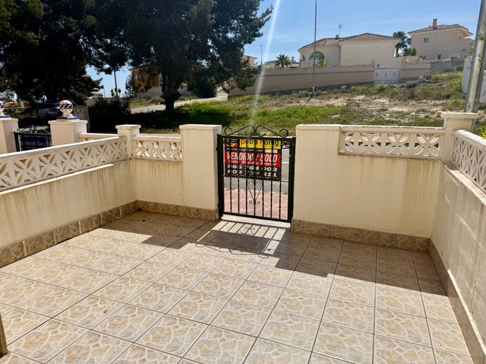 Image No.15-2 Bed Townhouse for sale