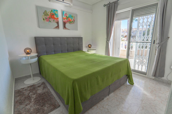 Image No.8-2 Bed Townhouse for sale