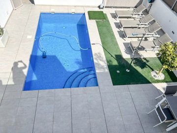 100979367c6bcec76810