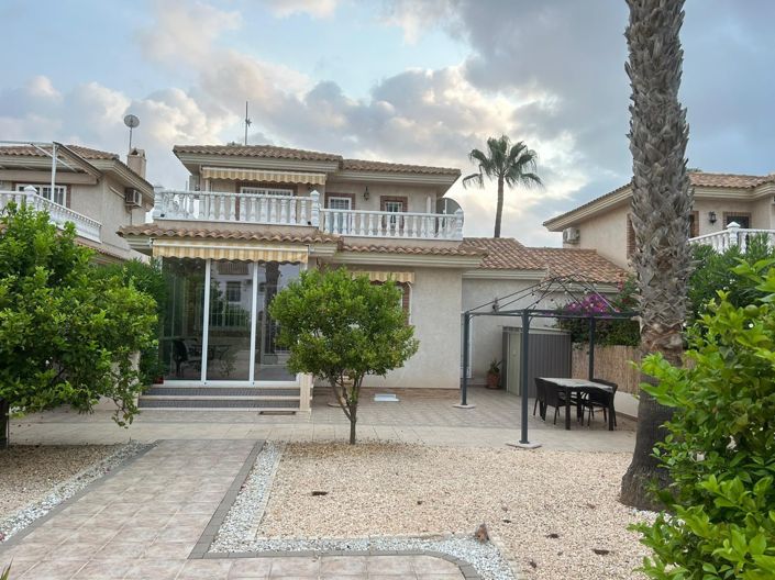 Image No.1-3 Bed Villa for sale