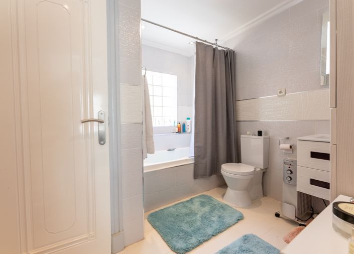 Image No.25-4 Bed Villa for sale