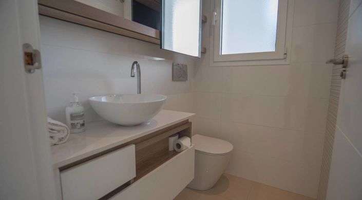 Image No.13-2 Bed House for sale