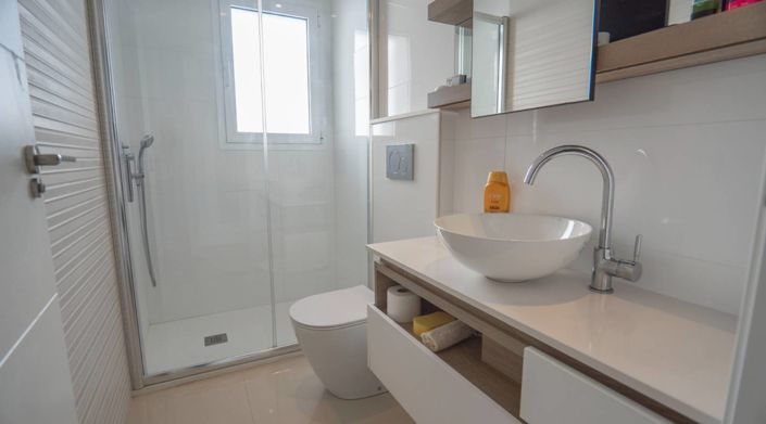 Image No.22-2 Bed House for sale