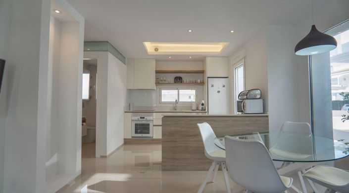 Image No.6-2 Bed House for sale