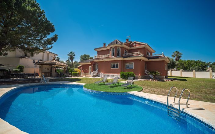 Image No.1-4 Bed Villa for sale